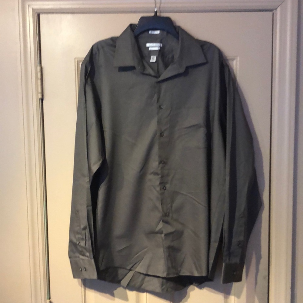 Van Heusen regular fit button down shirt